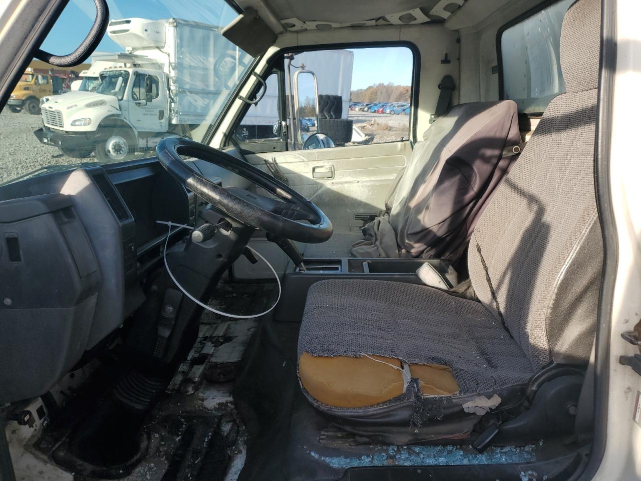 1994 Isuzu Npr Box Truck VIN: JALC4B1K9R7005181 Lot: 92284205