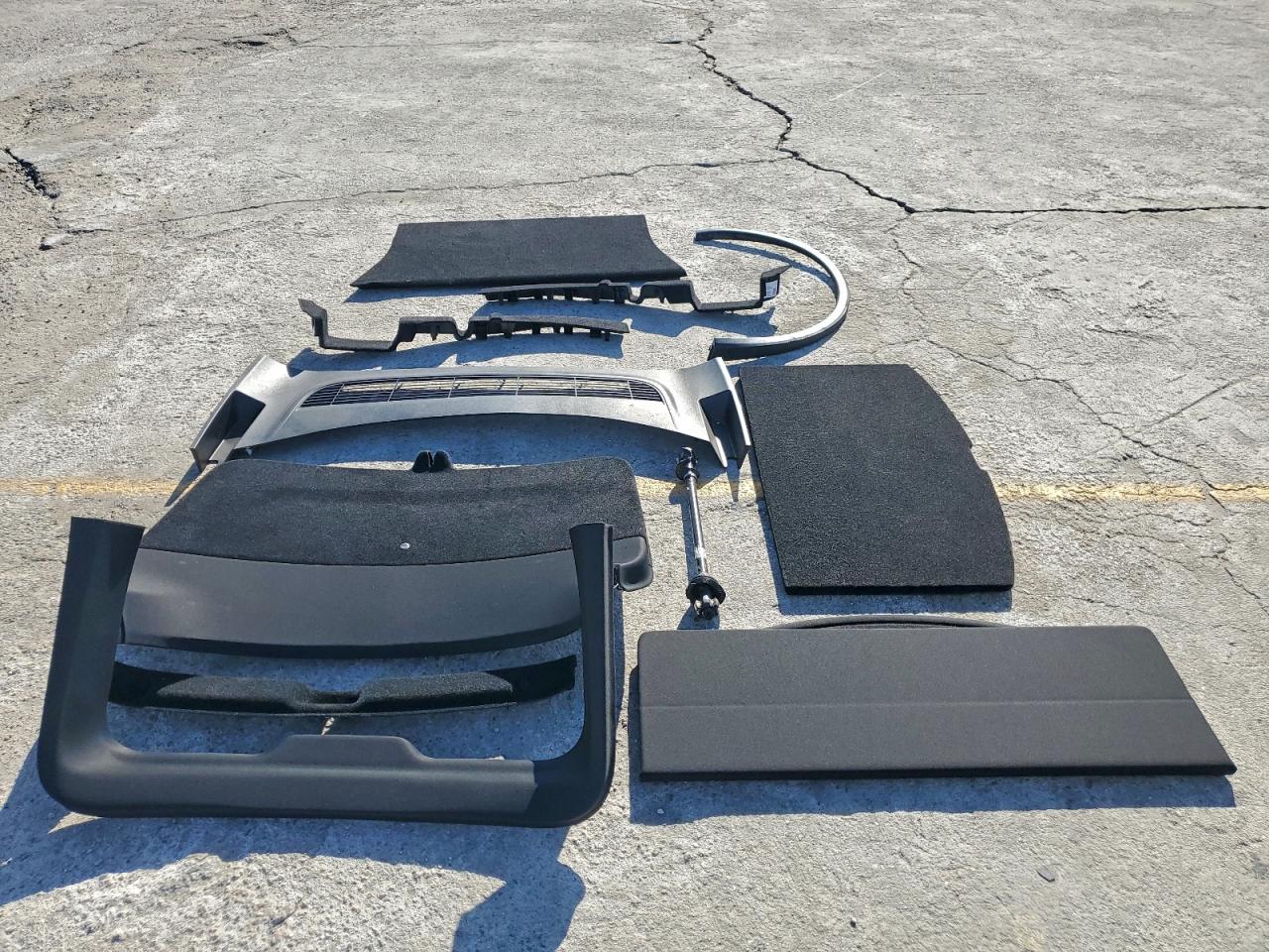 2026 Tesla Model Y VIN: 7SAYGDEE7TF343892 Lot: 93901835