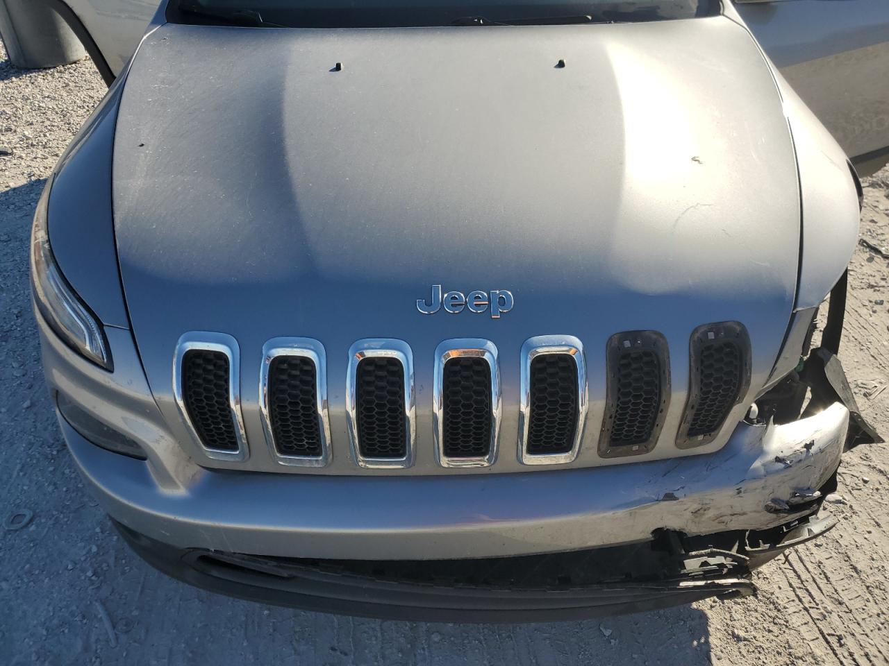 2016 Jeep Cherokee Latitude VIN: 1C4PJMCB2GW251643 Lot: 93243025