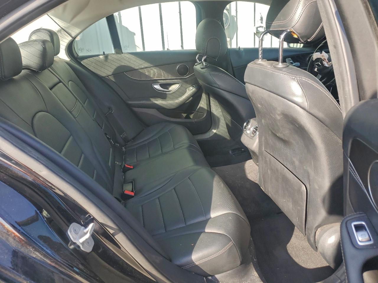 2016 Mercedes-Benz C 300 VIN: 55SWF4JB6GU124025 Lot: 92792545