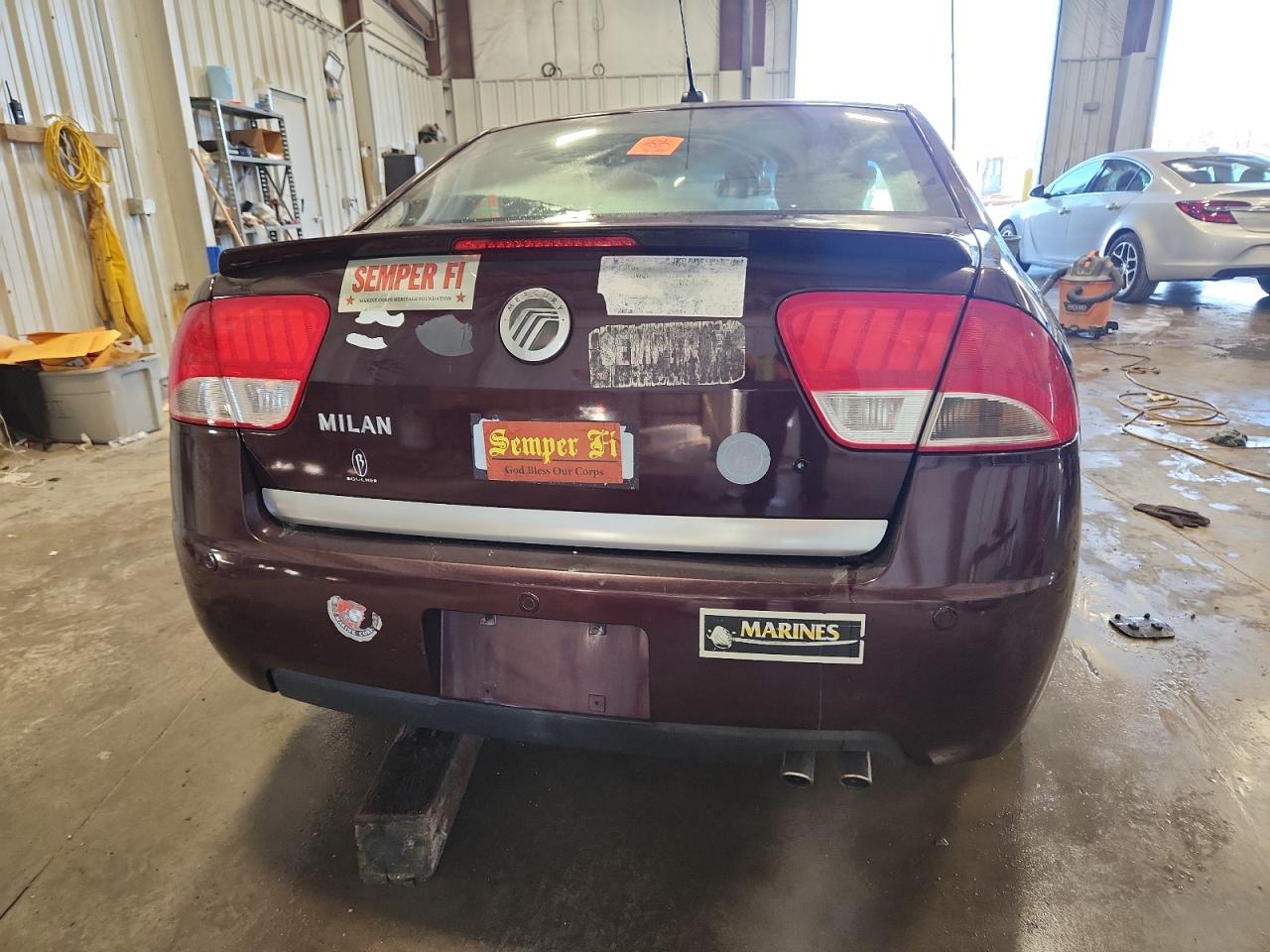 2011 Mercury Milan VIN: 3MEHM0HA7BR602710 Lot: 92326845