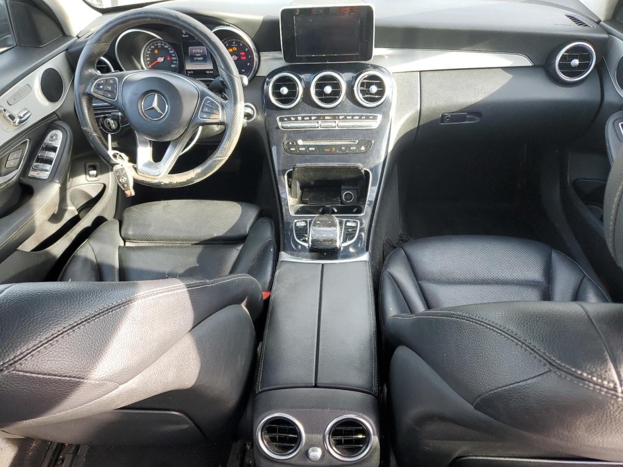 2015 Mercedes-Benz C 300 VIN: 55SWF4JB7FU088330 Lot: 92912335