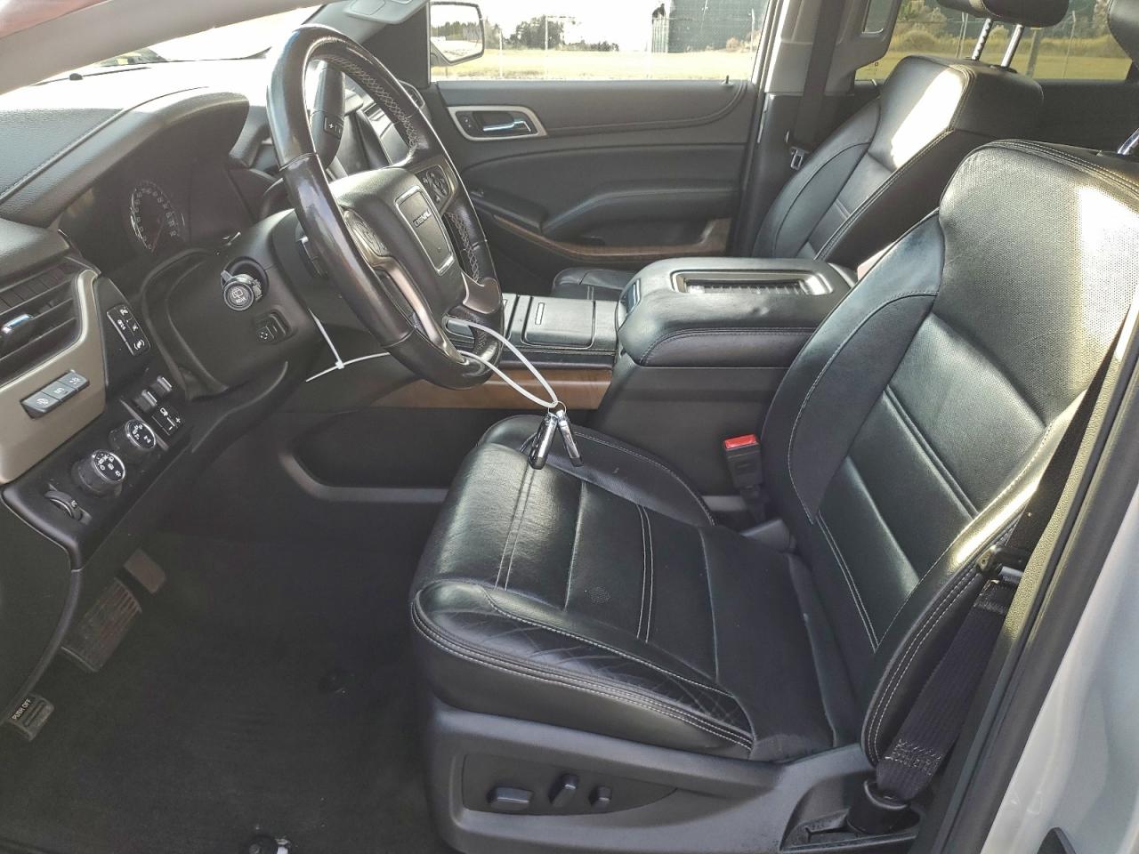 2018 GMC Yukon Xl Denali VIN: 1GKS2HKJ1JR292721 Lot: 93957665