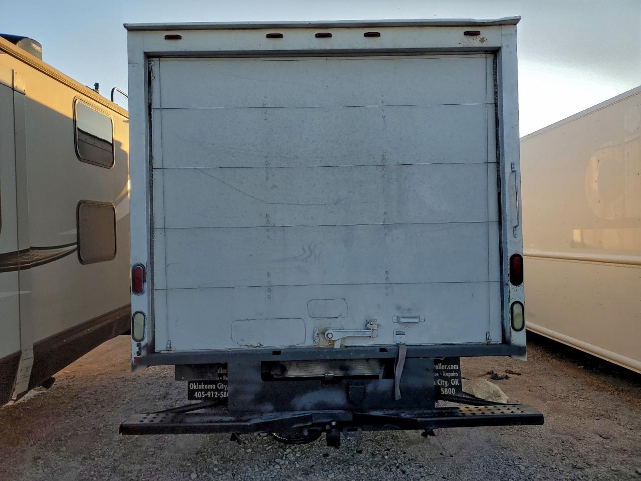 2005 GMC Savana Cutaway G3500 VIN: 1GDJG31V351905812 Lot: 93440275