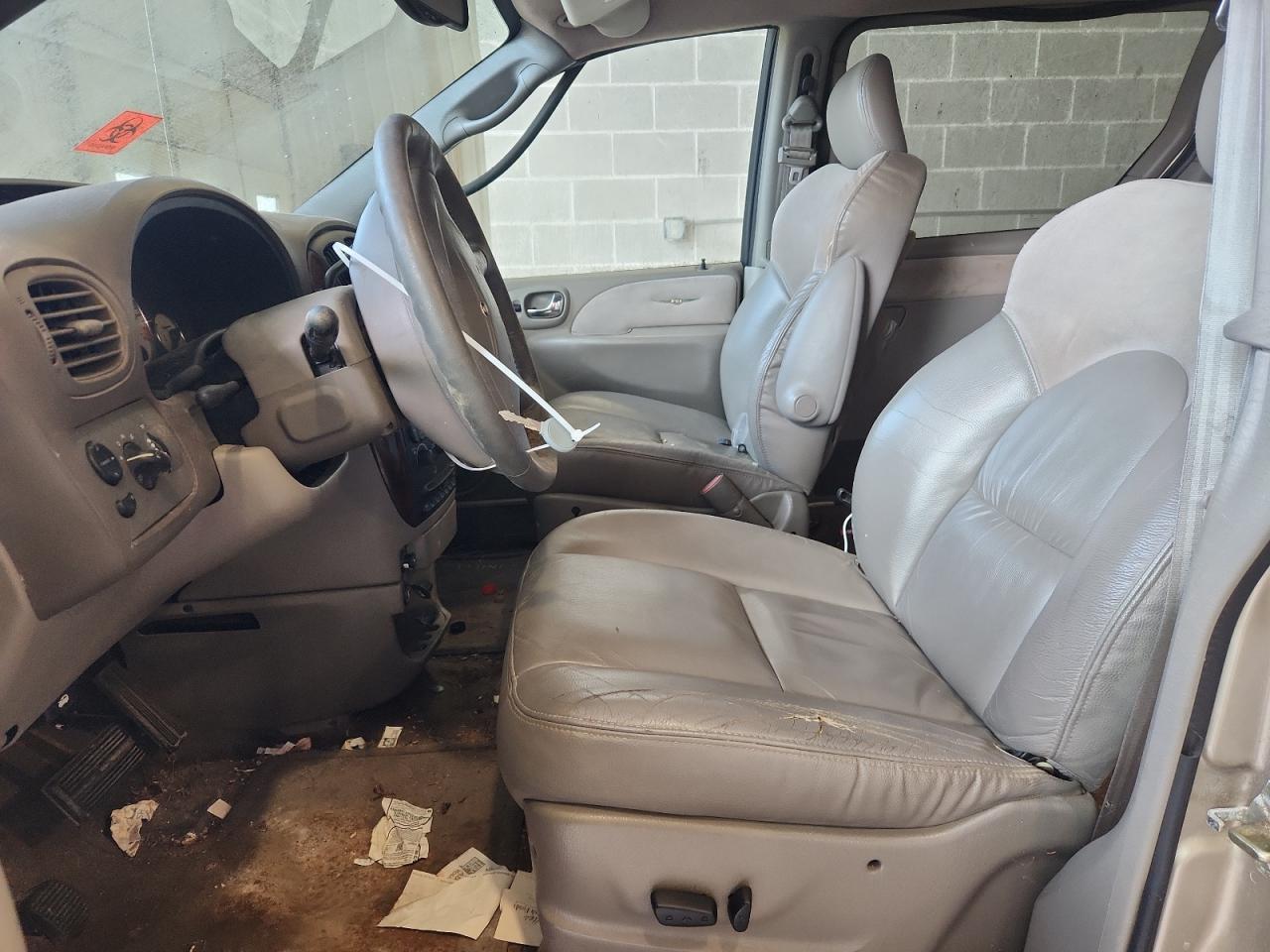 2003 Chrysler Town & Country Limited VIN: 2C8GP64L13R208401 Lot: 92469645