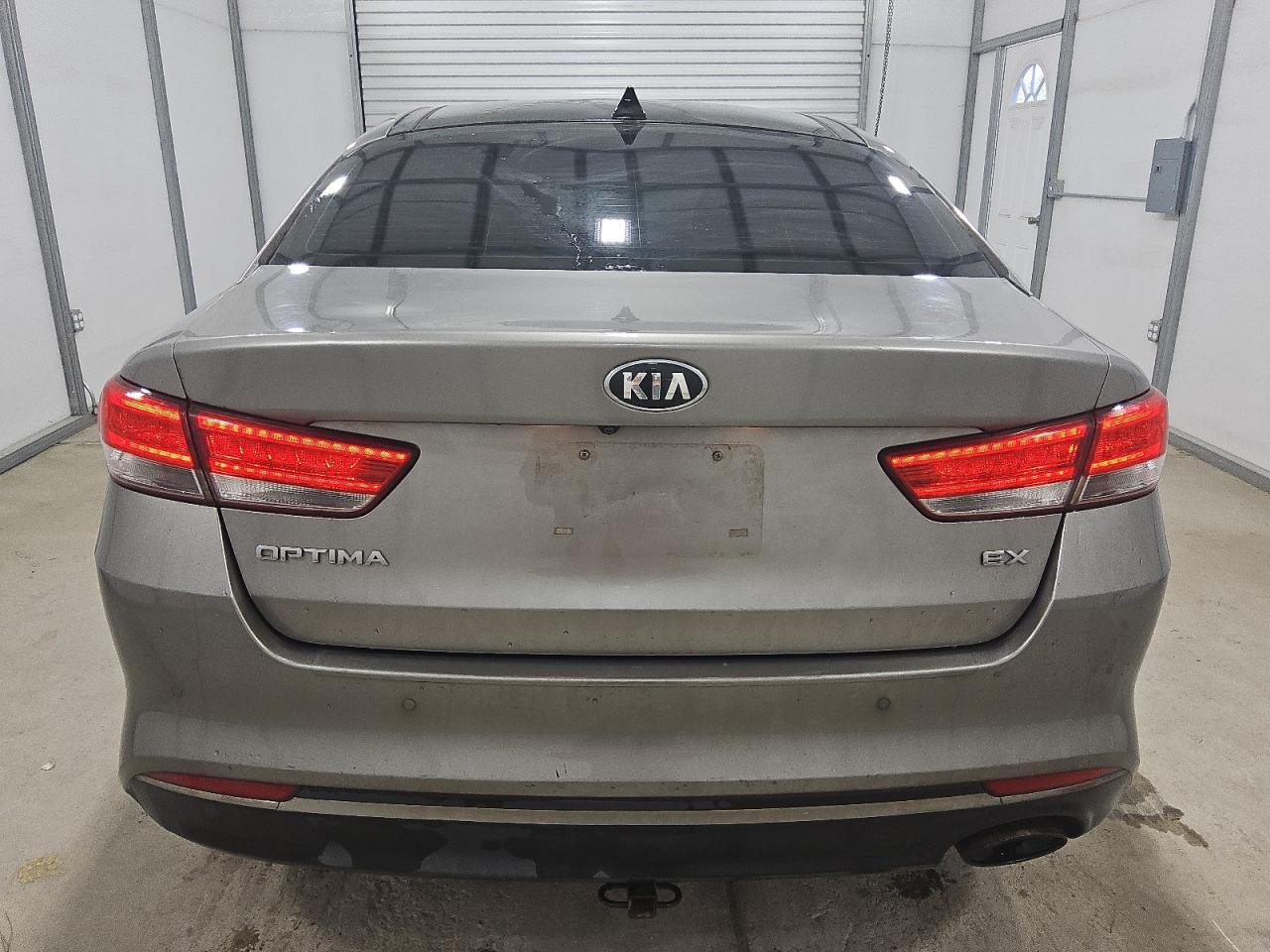 2016 Kia Optima Ex VIN: 5XXGU4L33GG052652 Lot: 92101105