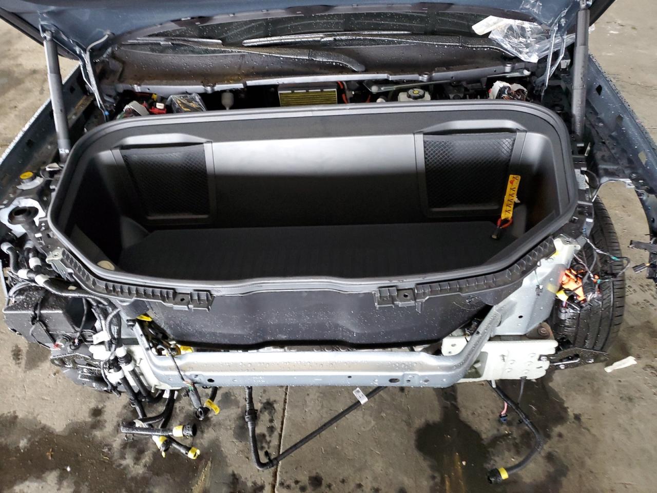 2026 Rivian R1S Adventure VIN: 7PDSGCBA8TN079297 Lot: 92320235