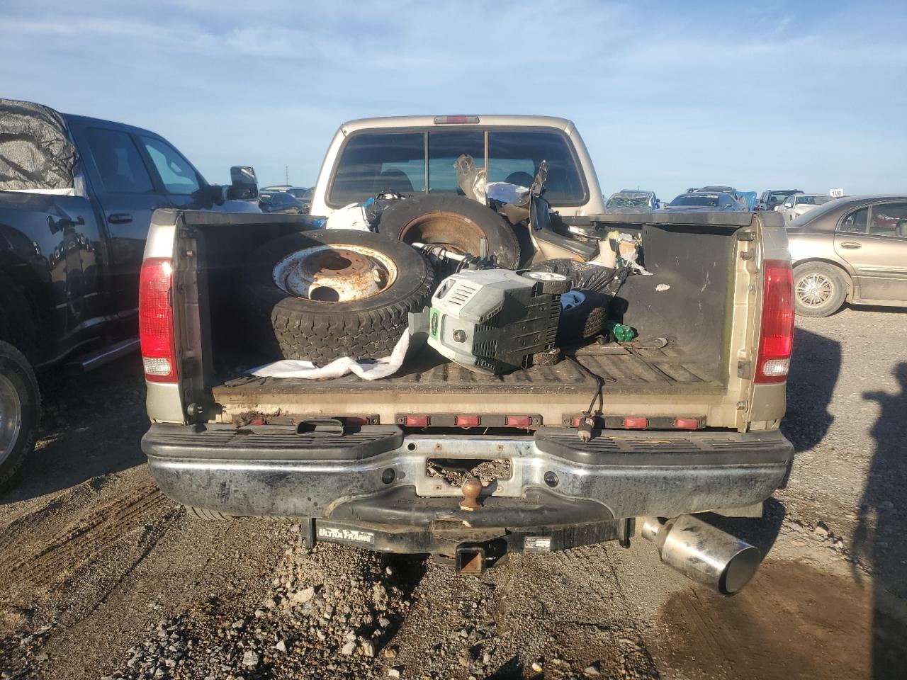 2001 Ford F350 Super Duty VIN: 1FTWW33F11ED23648 Lot: 90725185