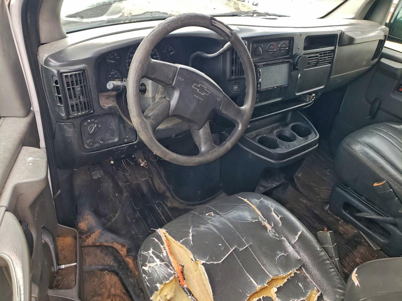 2005 Chevrolet Express G2500 VIN: 1GCGG25U251139811 Lot: 92727855