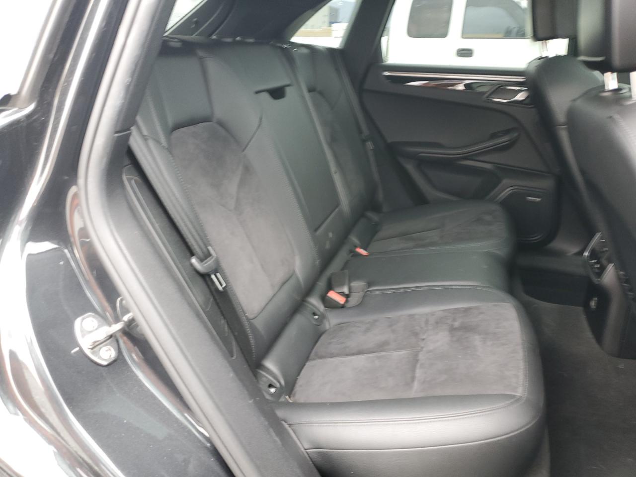 2018 Porsche Macan VIN: WP1AA2A56JLB15093 Lot: 93261215