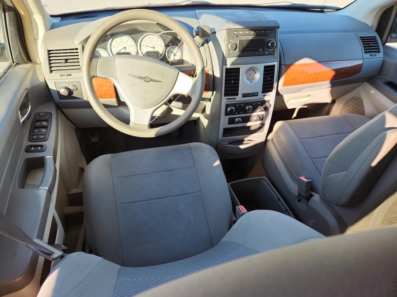 2009 Chrysler Town & Country Lx VIN: 2A8HR44E19R631230 Lot: 92646245