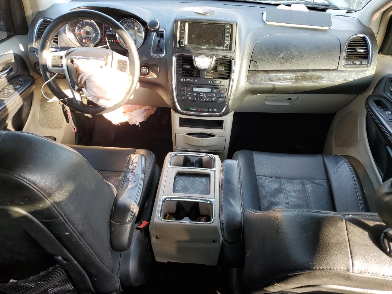 2015 Chrysler Town & Country Touring L VIN: 2C4RC1CG2FR547377 Lot: 92051365