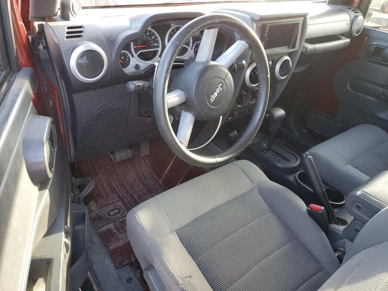 2009 Jeep Wrangler Sahara VIN: 1J4FA54189L727268 Lot: 93525965