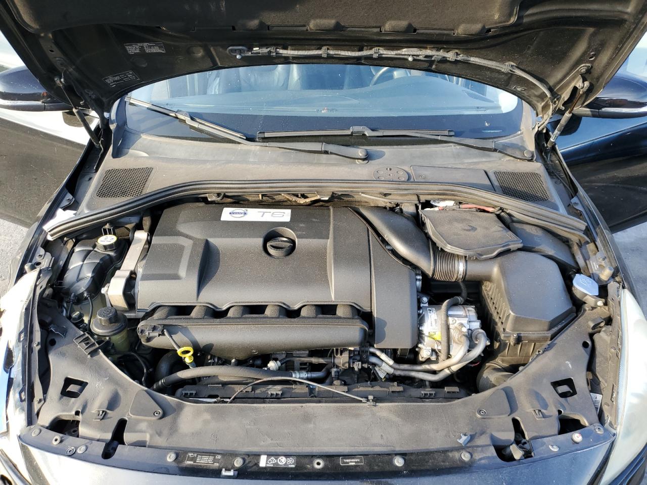 2011 Volvo S60 T6 VIN: YV1902FH4B2010712 Lot: 92352585