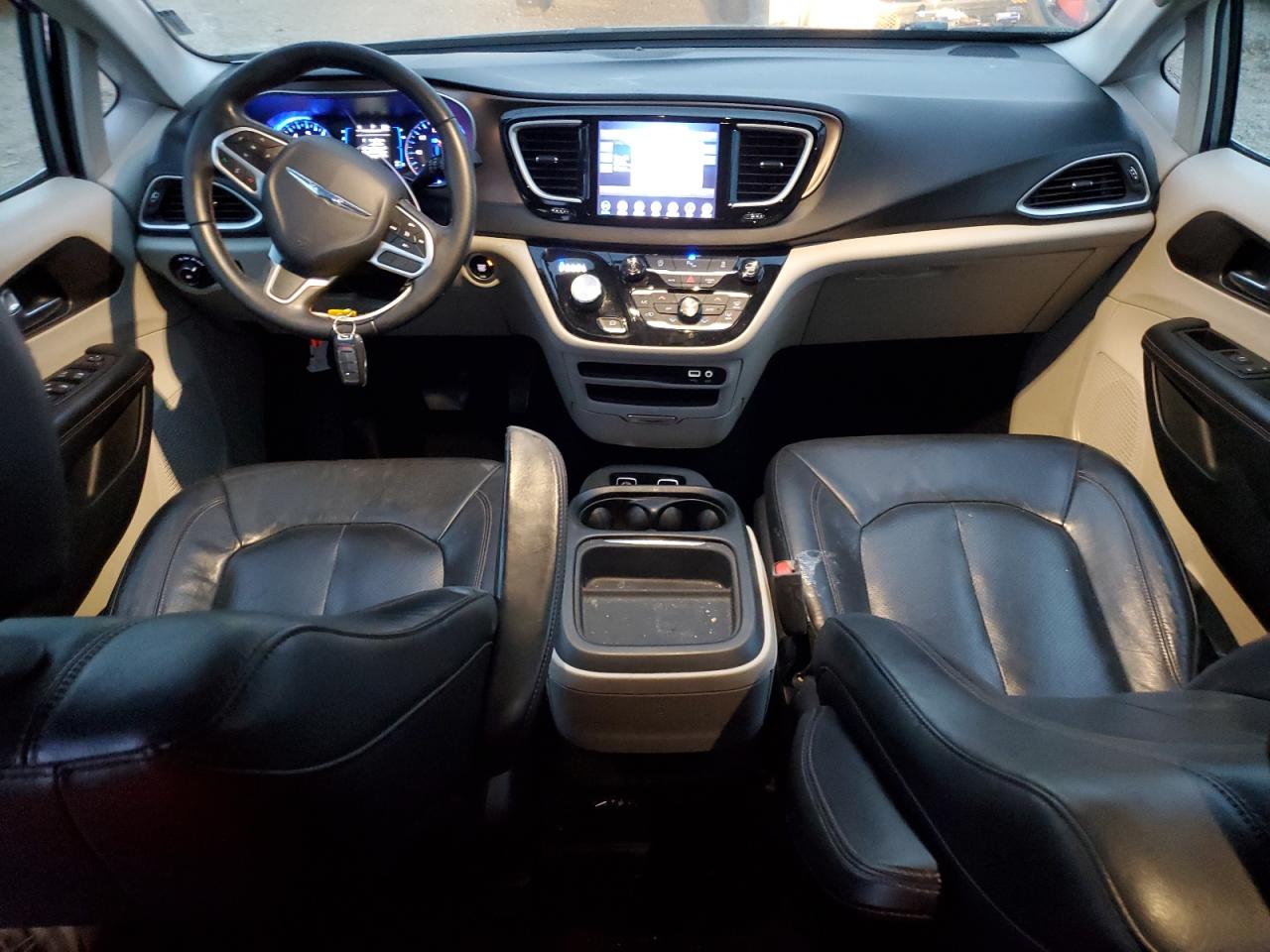 2018 Chrysler Pacifica Touring L VIN: 2C4RC1BG5JR321991 Lot: 92948635