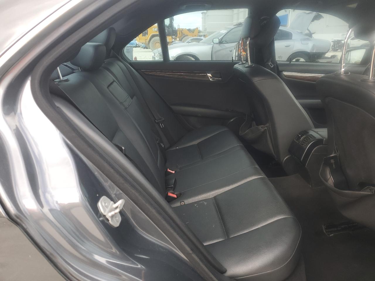 2010 Mercedes-Benz C 300 VIN: WDDGF5EB4AR112212 Lot: 92626305