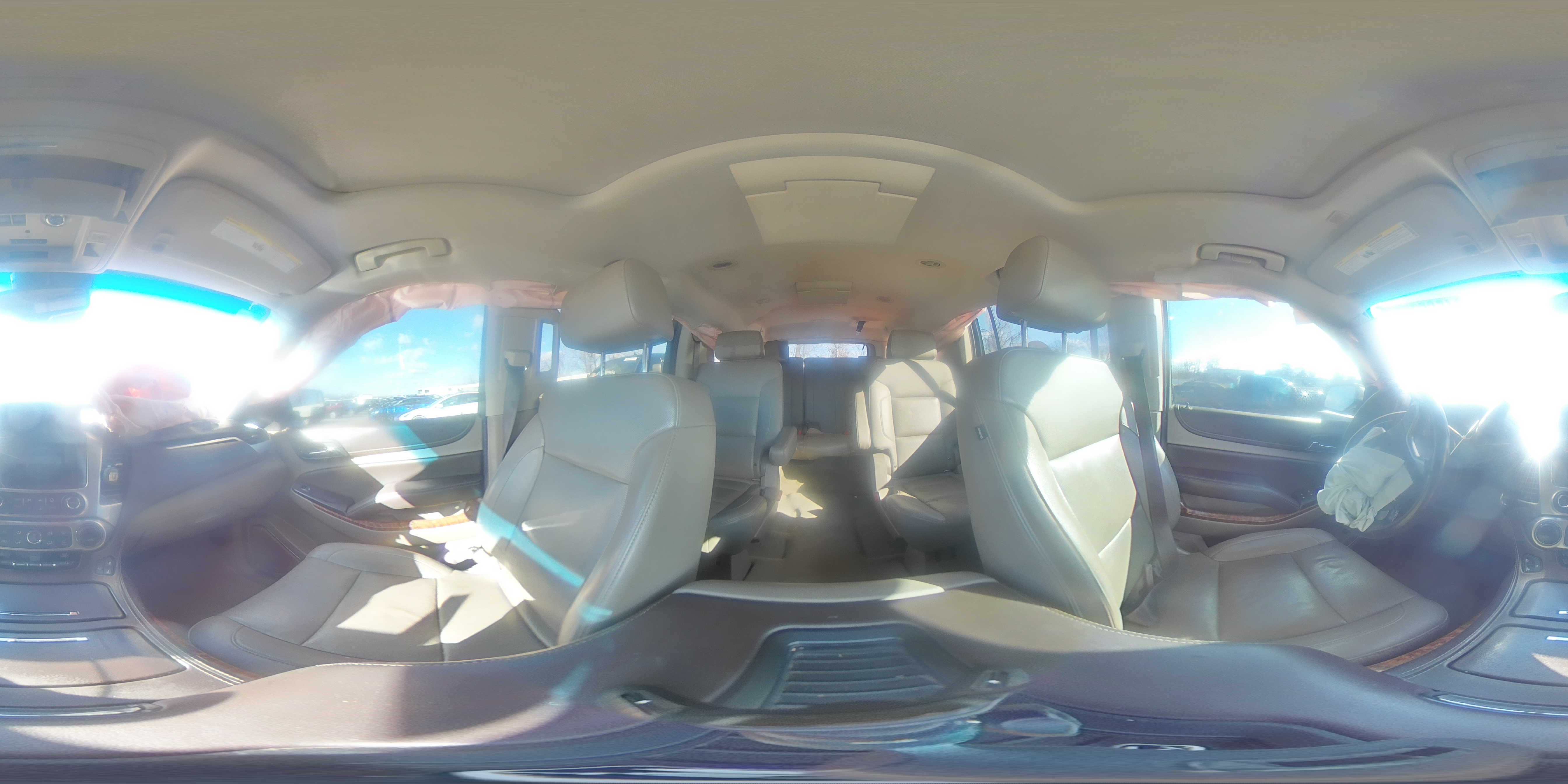 2018 Chevrolet Suburban K1500 Premier VIN: 1GNSKJKC4JR135843 Lot: 94565775