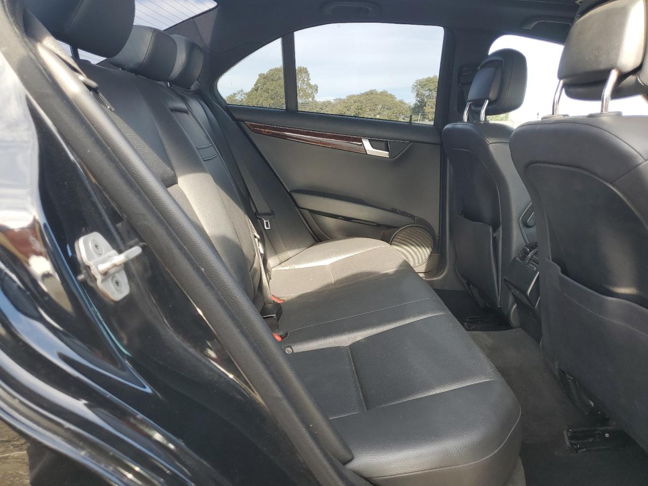 2014 Mercedes-Benz C 250 VIN: WDDGF4HB4ER317749 Lot: 92311845