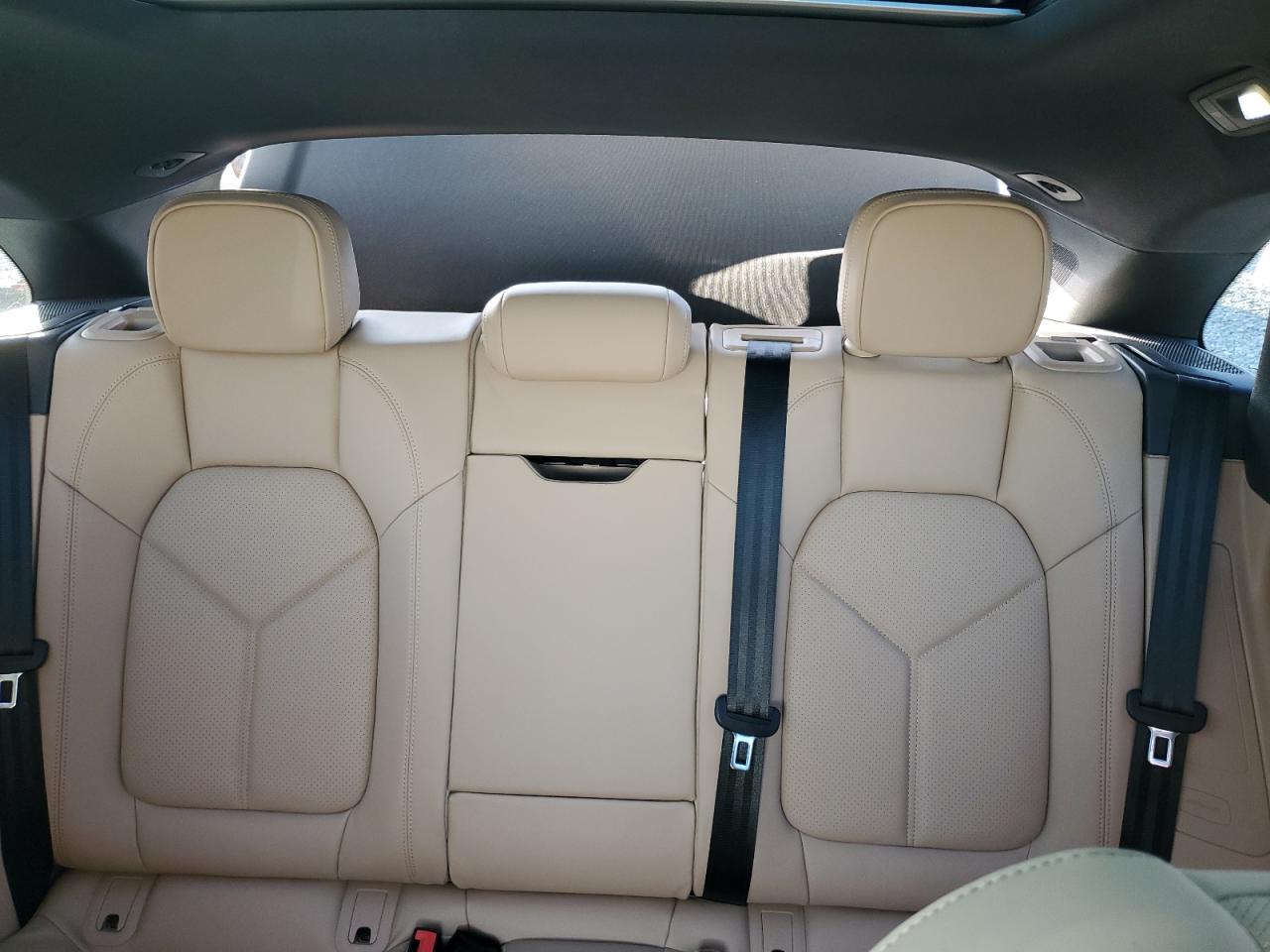 2024 Porsche Macan Base VIN: WP1AA2A52RLB16561 Lot: 92362235