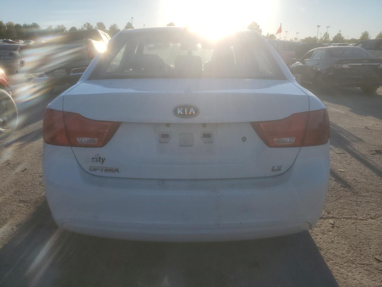 2009 Kia Optima Lx VIN: KNAGE228395294506 Lot: 82767215