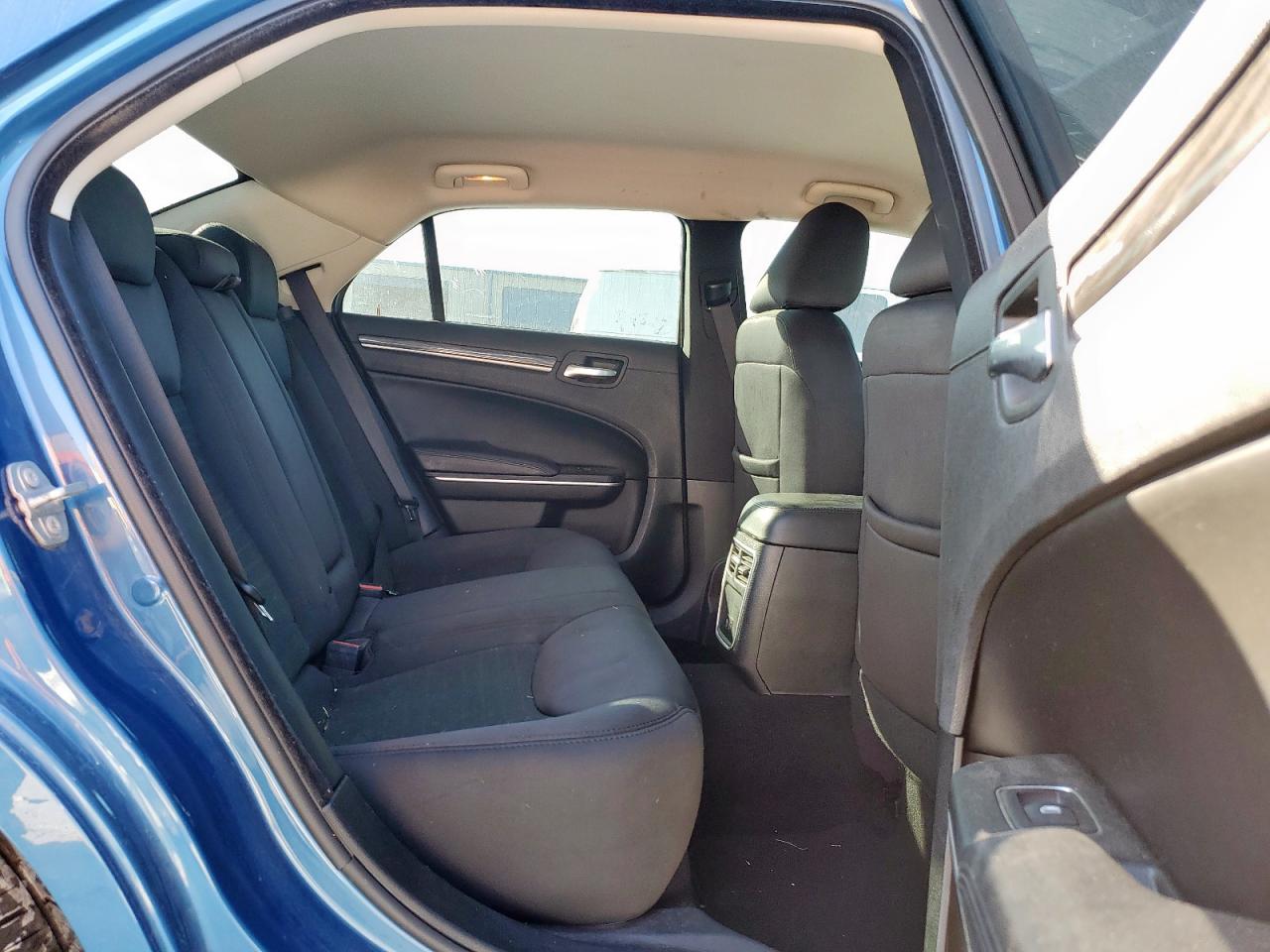 2020 Chrysler 300 Touring VIN: 2C3CCAAG7LH137592 Lot: 92877355