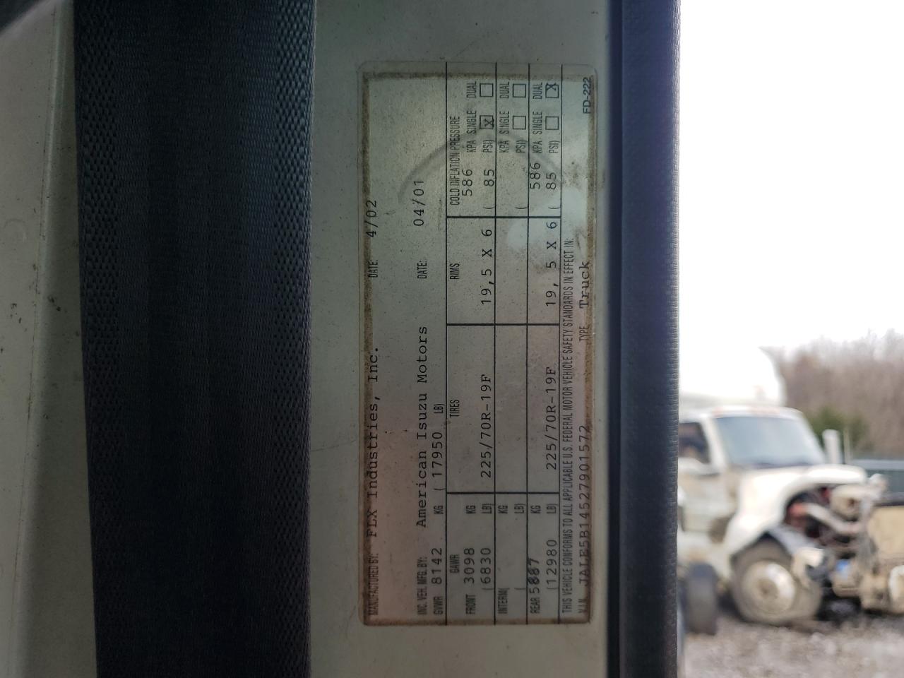 2002 Isuzu Nqr Box Truck VIN: JALE5B14527901572 Lot: 92935855