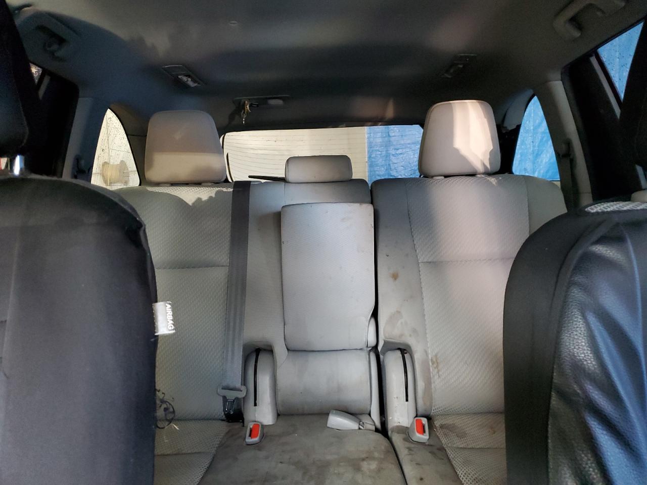 2019 Toyota Highlander Le VIN: 5TDBZRFH0KS710855 Lot: 90842335