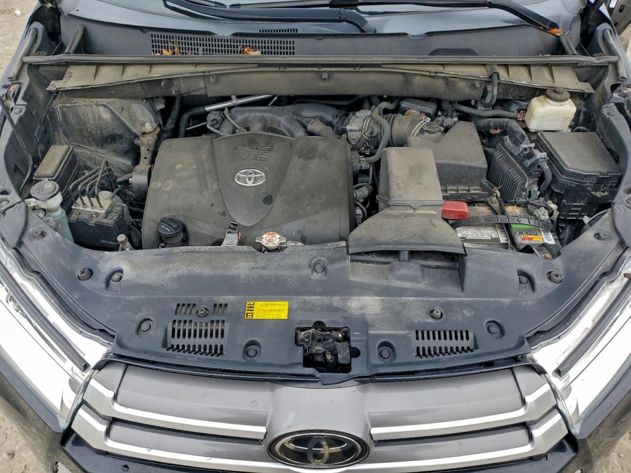 2018 Toyota Highlander Se VIN: 5TDJZRFH5JS811478 Lot: 93406645