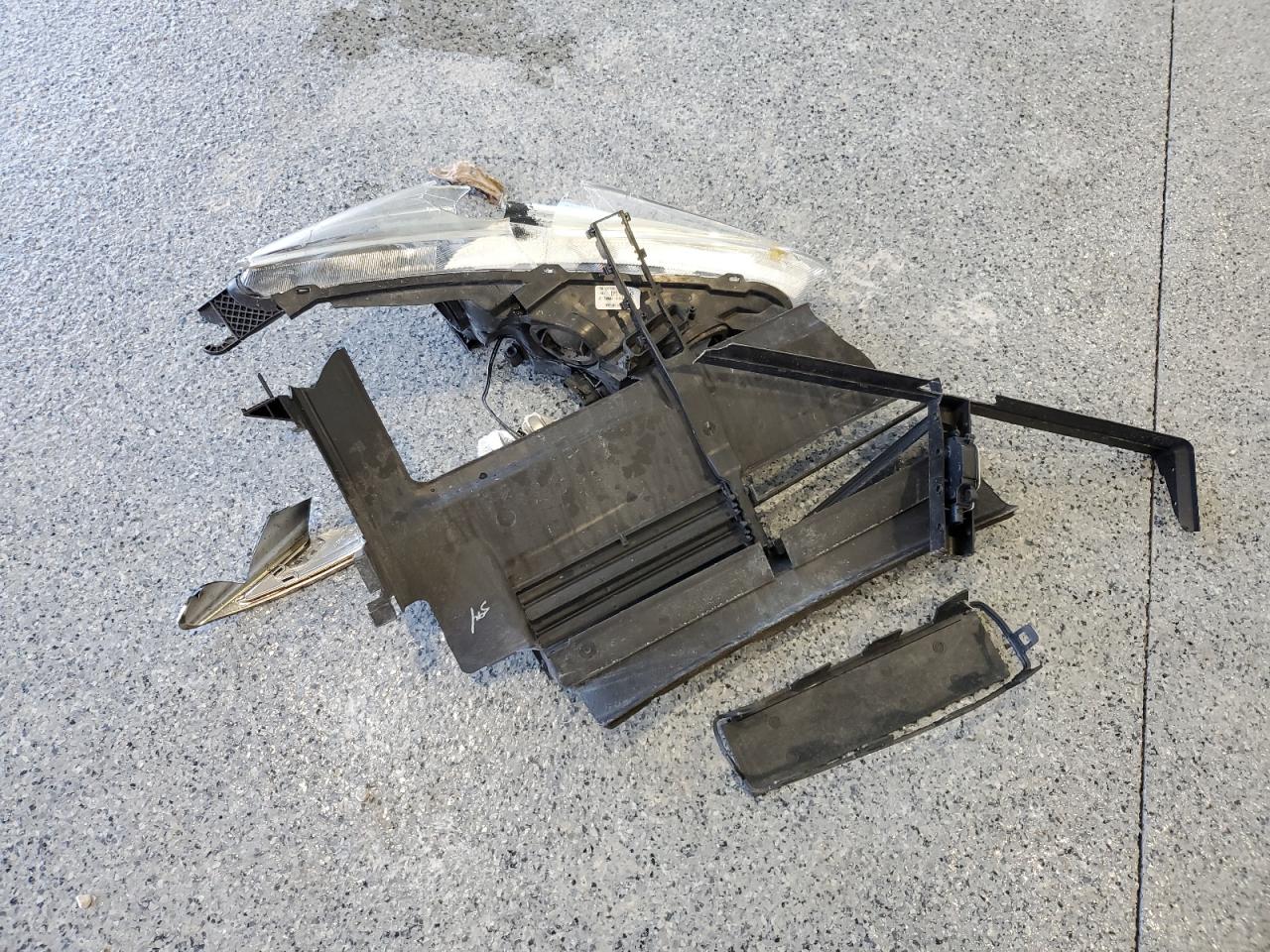 2018 Ford Focus Se VIN: 1FADP3F22JL267590 Lot: 92407485