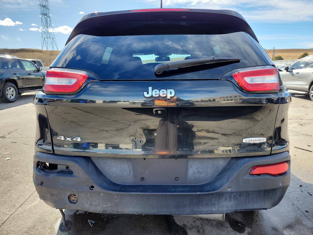 2015 Jeep Cherokee Latitude VIN: 1C4PJMCB2FW733625 Lot: 93494195