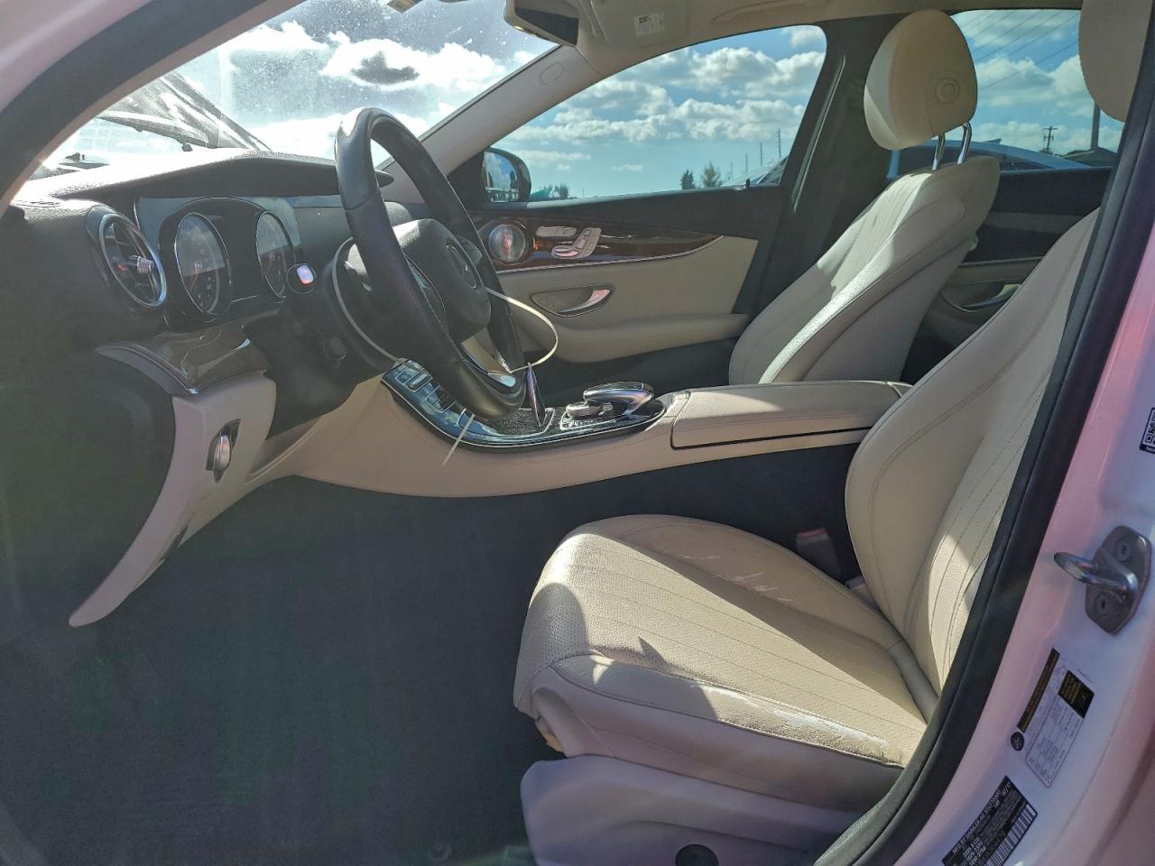 2018 Mercedes-Benz E 300 VIN: WDDZF4JB6JA304478 Lot: 93703285