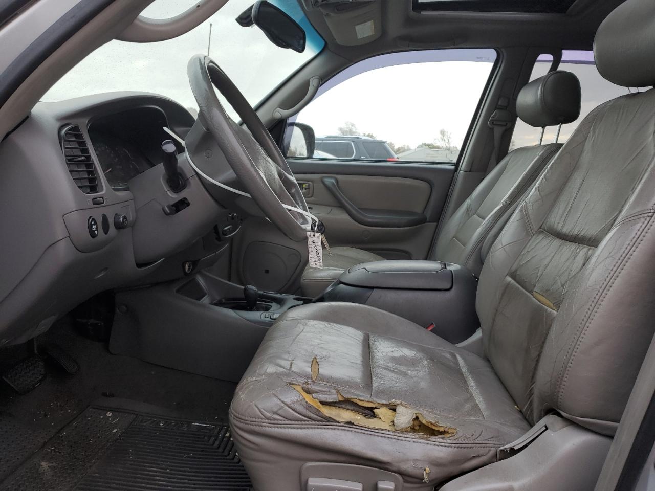 2001 Toyota Sequoia Sr5 VIN: 5TDBT44A51S033200 Lot: 92439515