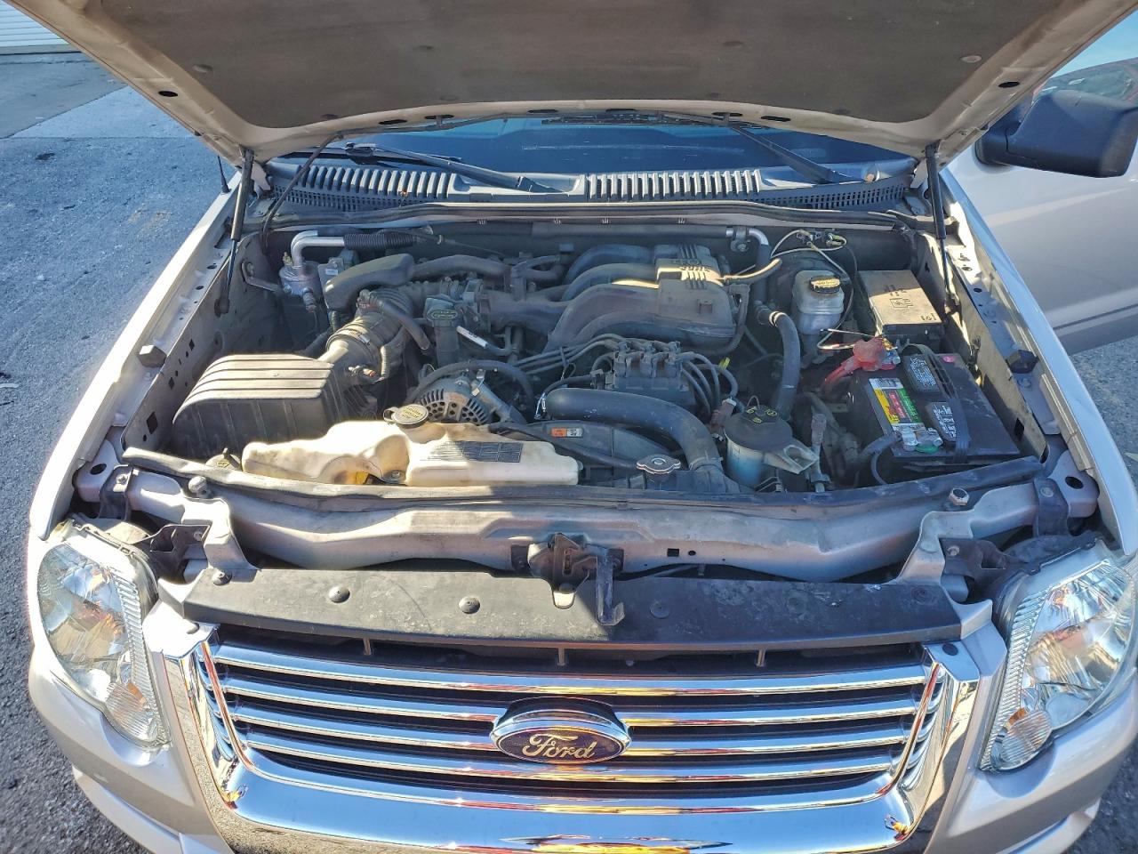 2008 Ford Explorer Xlt VIN: 1FMEU63E28UA18746 Lot: 94581355