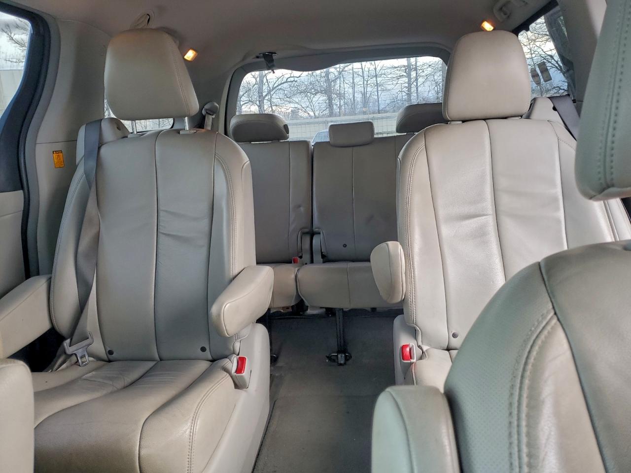 2013 Toyota Sienna Xle VIN: 5TDDK3DC7DS055579 Lot: 94544765