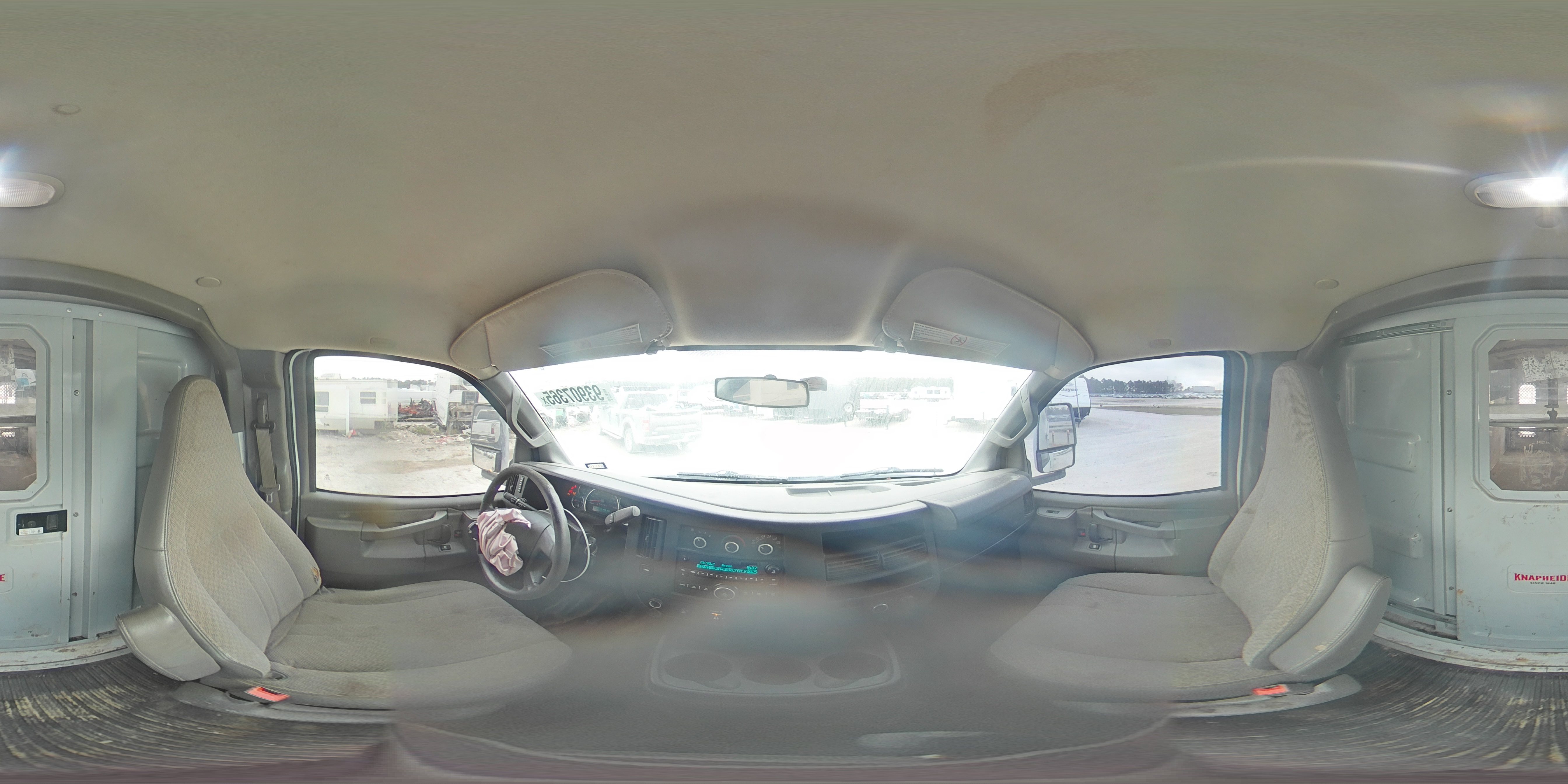 2017 GMC Savana Cutaway G3500 VIN: 1GD07RFG1H1123747 Lot: 93907365