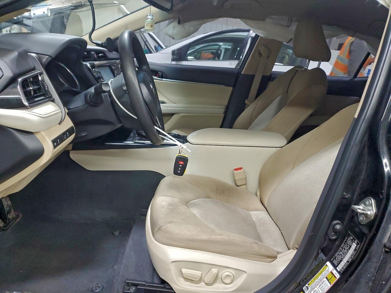 2019 Toyota Camry Le VIN: 4T1B31HK1KU510134 Lot: 94523925