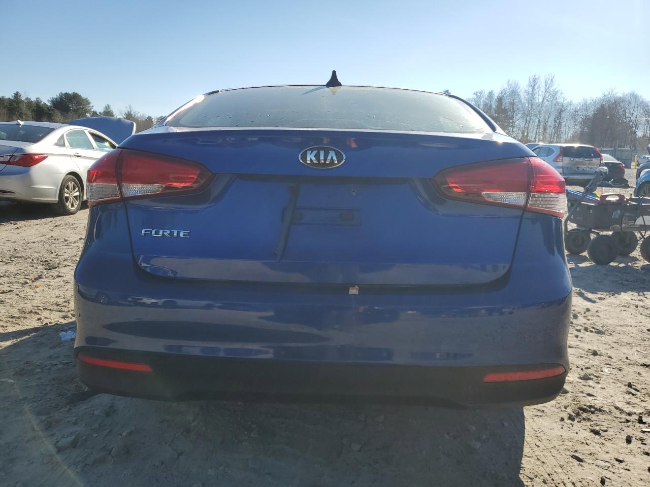 2017 Kia Forte Lx VIN: 3KPFK4A77HE061694 Lot: 93279345