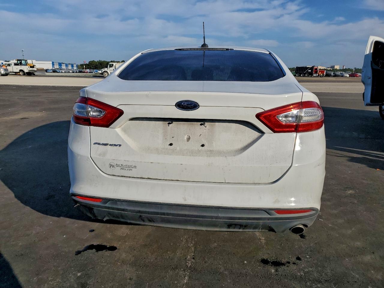 2013 Ford Fusion S VIN: 3FA6P0G74DR235831 Lot: 94042205