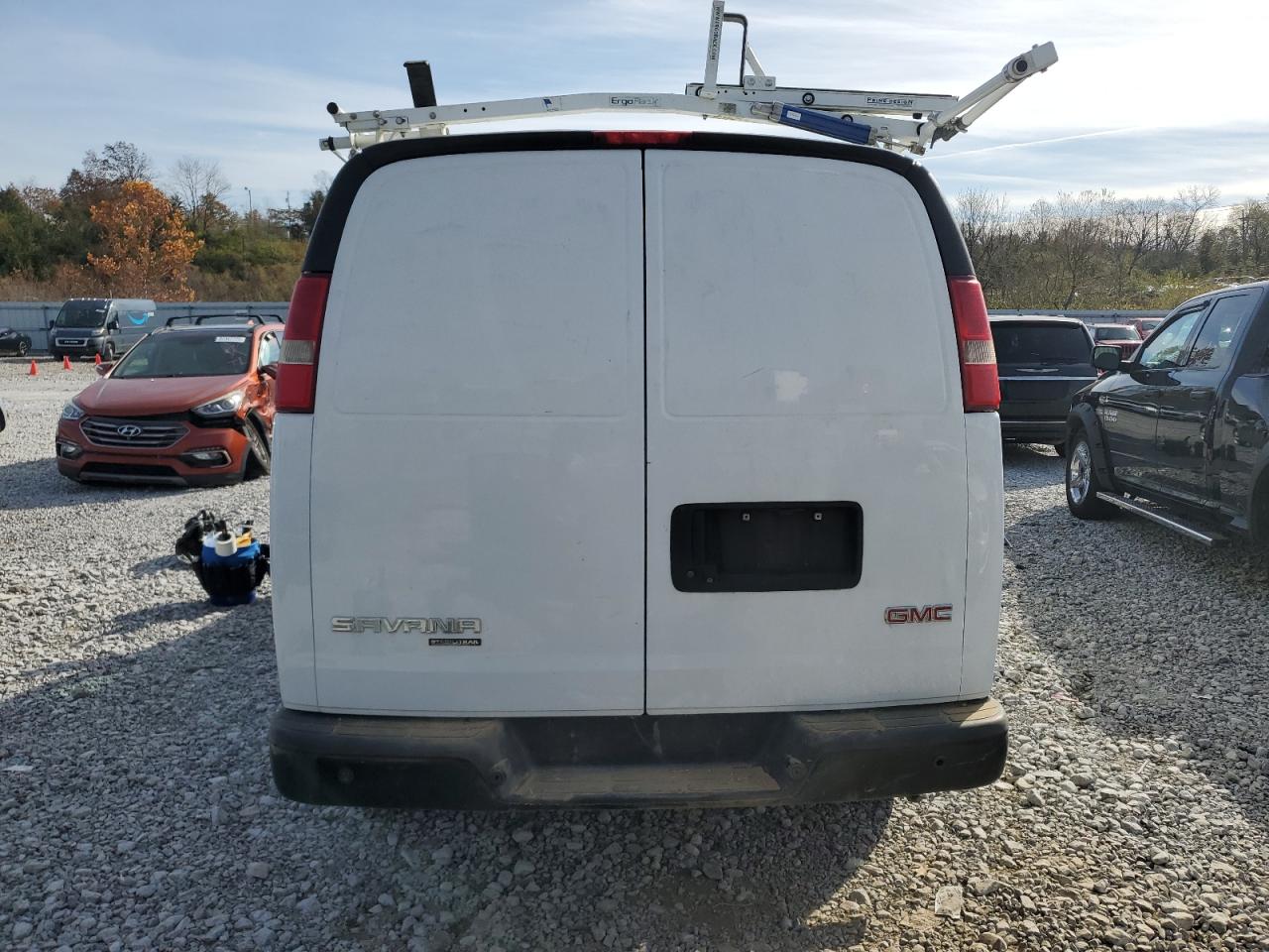 2015 GMC Savana G3500 VIN: 1GTZ7TCG7F1251209 Lot: 92877365