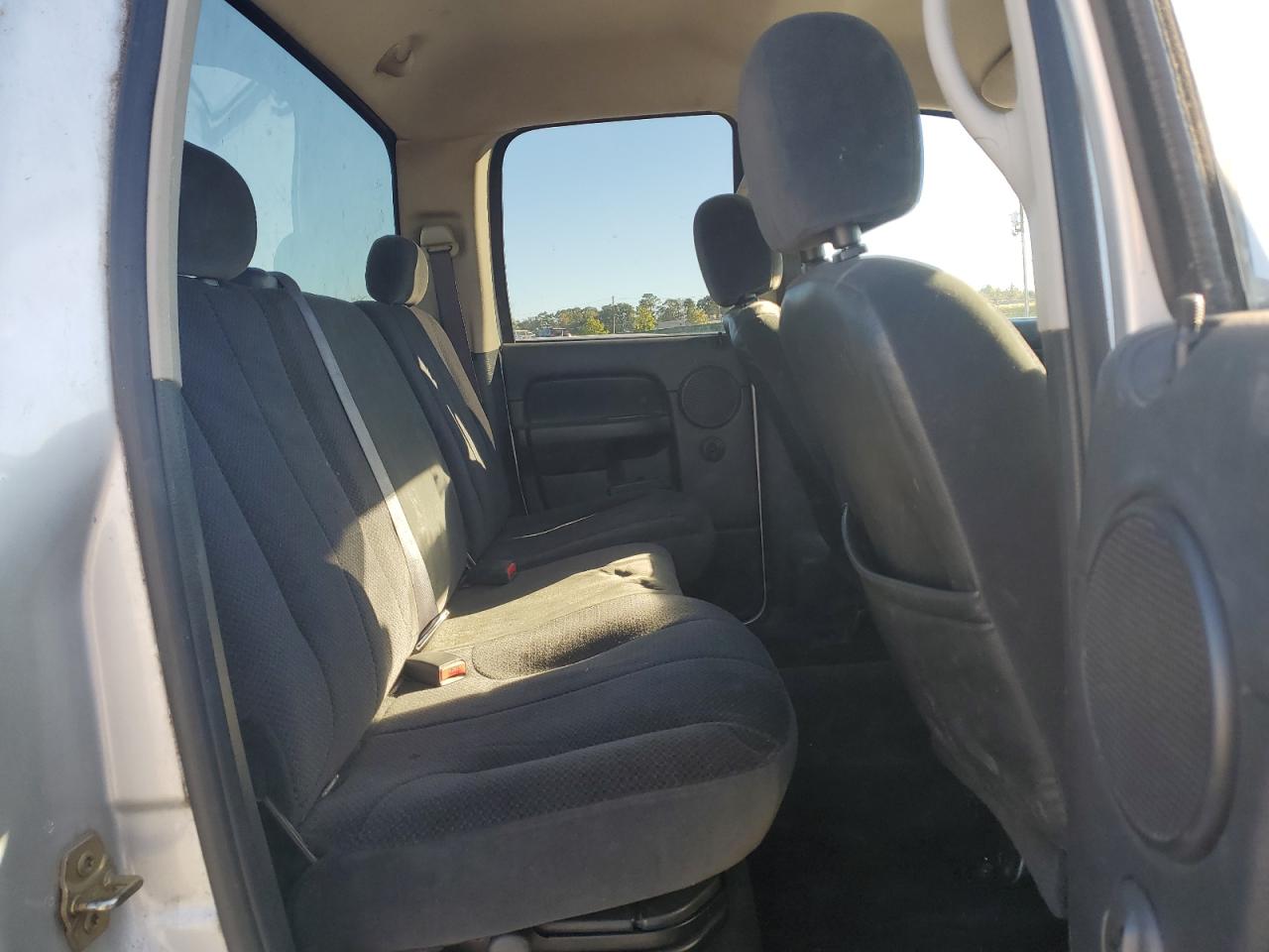 2005 Dodge Ram 1500 St VIN: 1D7HU18D95S213793 Lot: 90991775