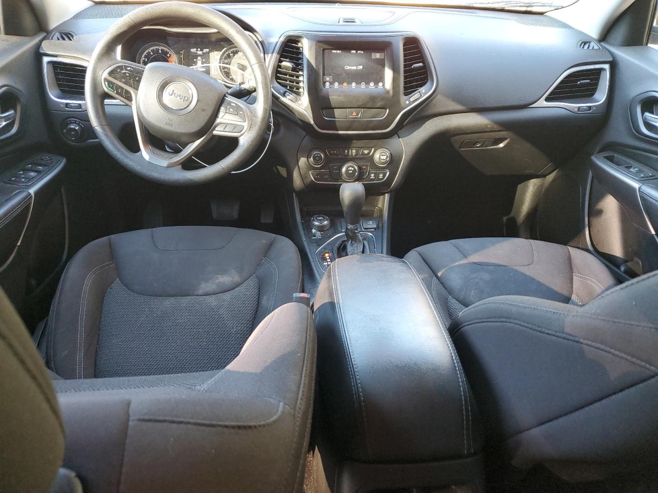 2019 Jeep Cherokee Latitude VIN: 1C4PJMCB5KD305117 Lot: 92685605