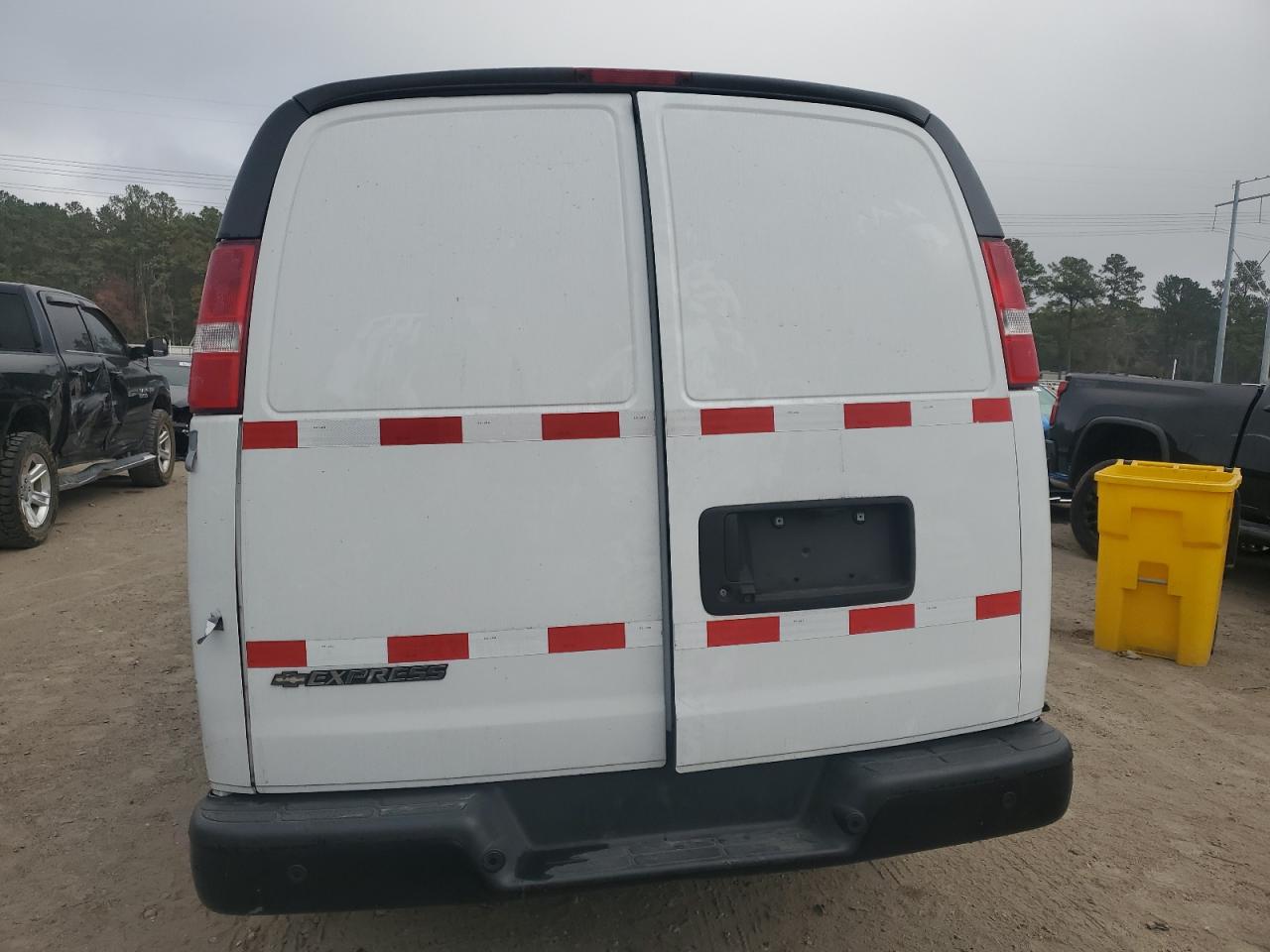 2020 Chevrolet Express G2500 VIN: 1GCWGAFGXL1209647 Lot: 93040655