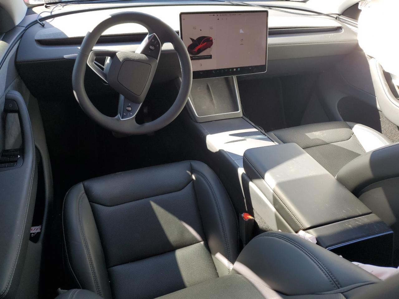 2026 Tesla Model Y VIN: 7SAYGDEE2TA397727 Lot: 91557475