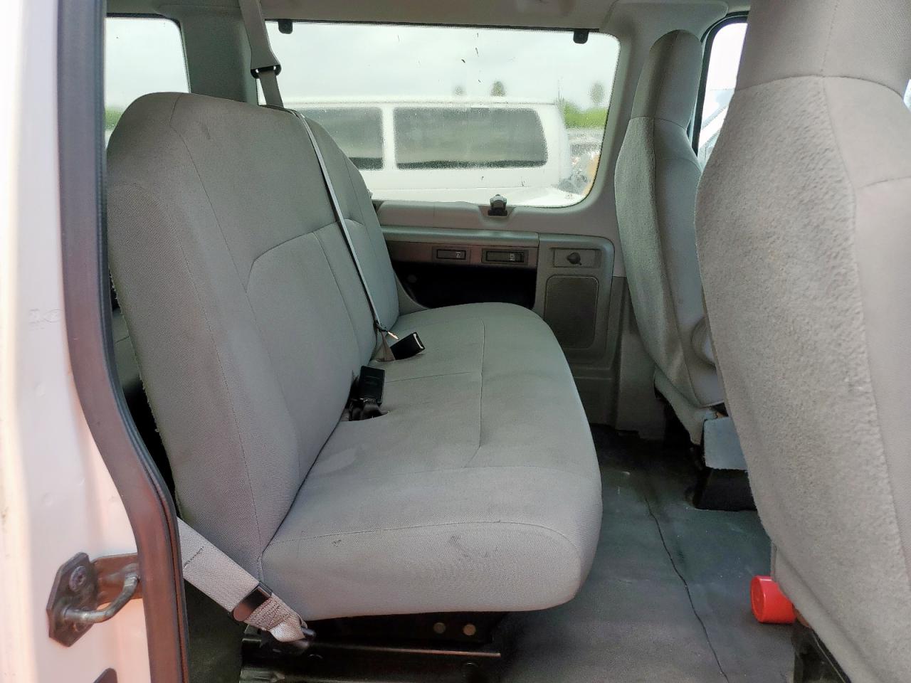 2013 Ford Econoline E350 Super Duty Wagon VIN: 1FBNE3BL3DDA21945 Lot: 92715825