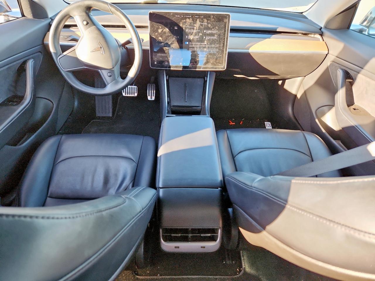 2018 Tesla Model 3 VIN: 5YJ3E1EA6JF010105 Lot: 92395805