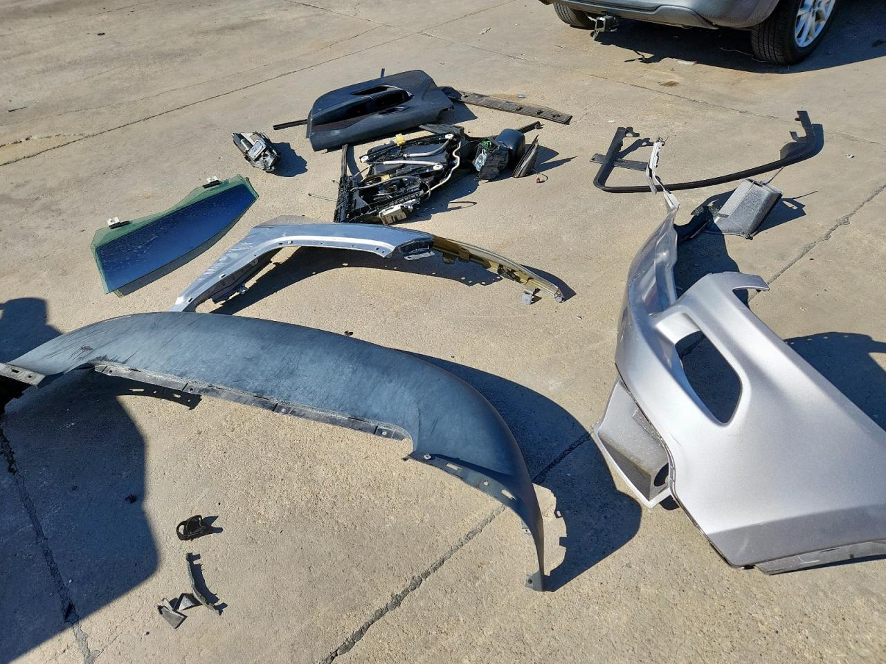 2015 Jeep Cherokee Sport VIN: 1C4PJLABXFW660582 Lot: 92185975