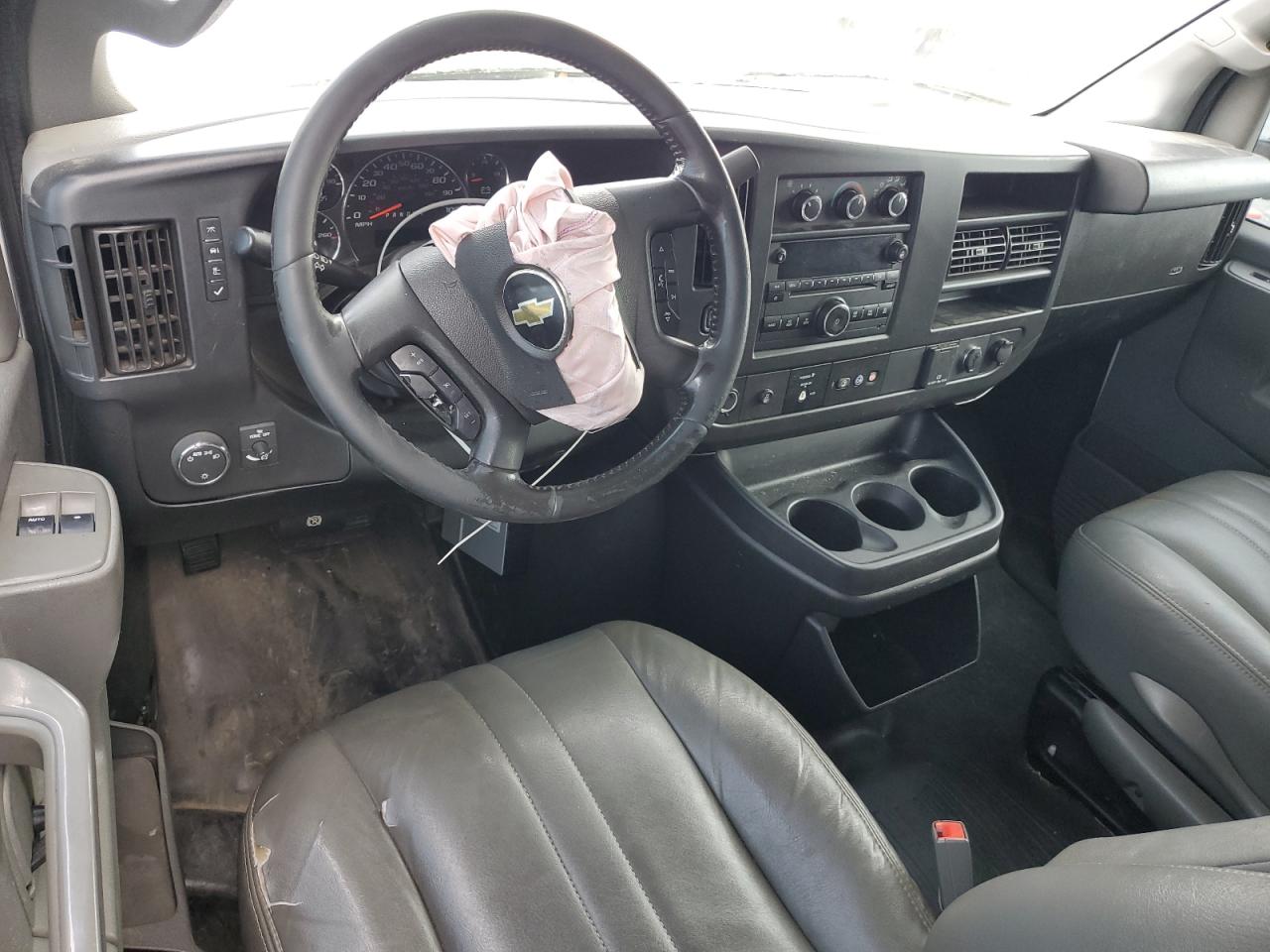 2020 Chevrolet Express G2500 VIN: 1GCWGAFG9L1148209 Lot: 92760035