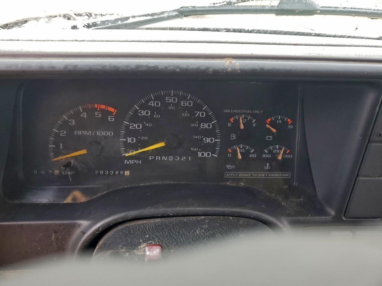 1996 Chevrolet Suburban K2500 VIN: 3GNGK26J9TG163225 Lot: 94329185