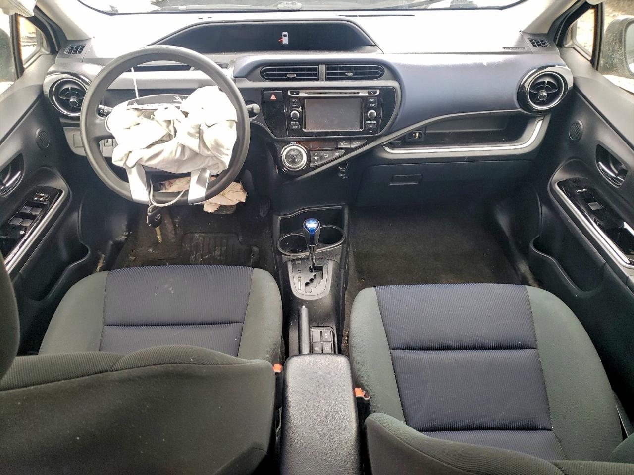 2016 Toyota Prius C VIN: JTDKDTB35G1132956 Lot: 94061555