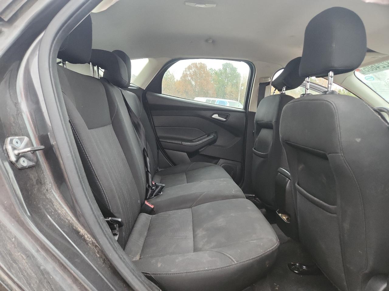 2016 Ford Focus Se VIN: 1FADP3K21GL224146 Lot: 93224605